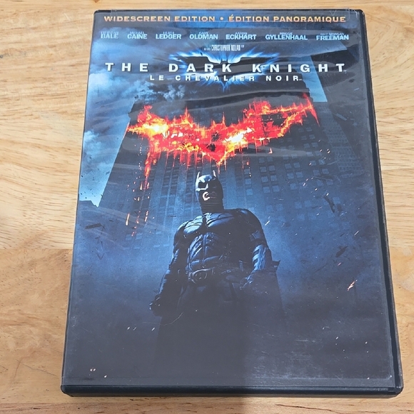 The Dark Knight DVD - Picture 1 of 6
